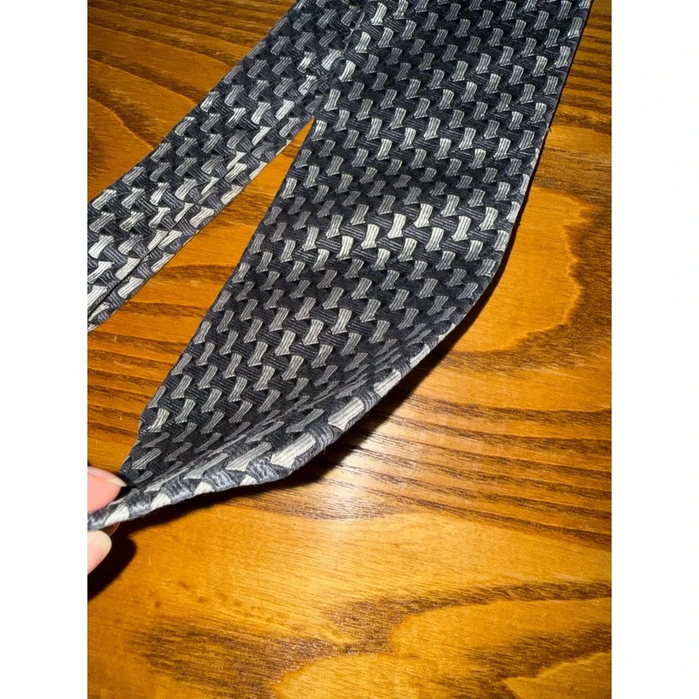 Pierre Balmain Couture Mens Silk Tie Grey Silver Geometric Basketweave Pattern‎